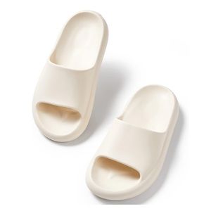 NWT Posee Cloud Slides Pillow Slippers 9-9.5 Women/8-8.5 Men